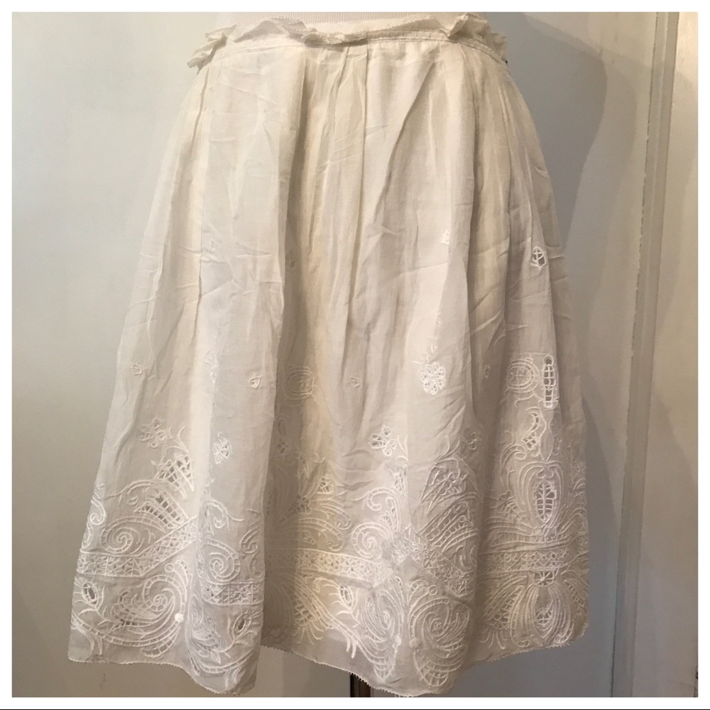 Embroidered skirt by Elie Tahari - Size 4